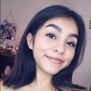 Meet your Posher, Abigail